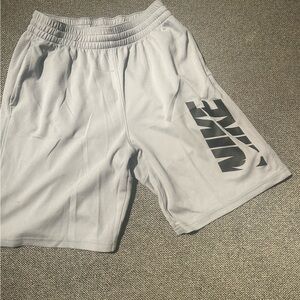 Nike Boys Athletic Shorts in Light Gray